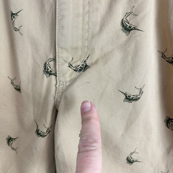 Izod 32 Khaki Chino Shorts Swordfish Fish Print Preppy Men's 32 - Picture 6 of 10